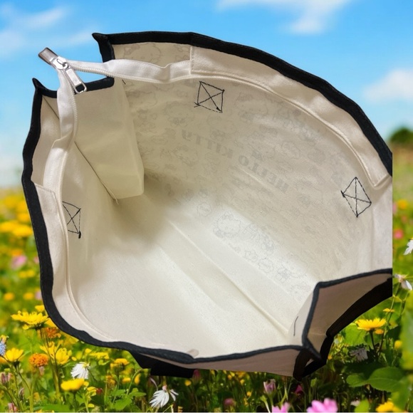 Hello Kitty White and Black Tote Bag - Picture 2 of 4